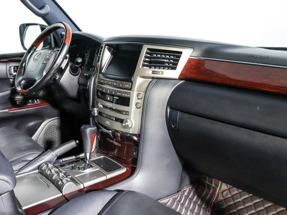Lexus LX с пробегом — 2015 год. Фото: #8