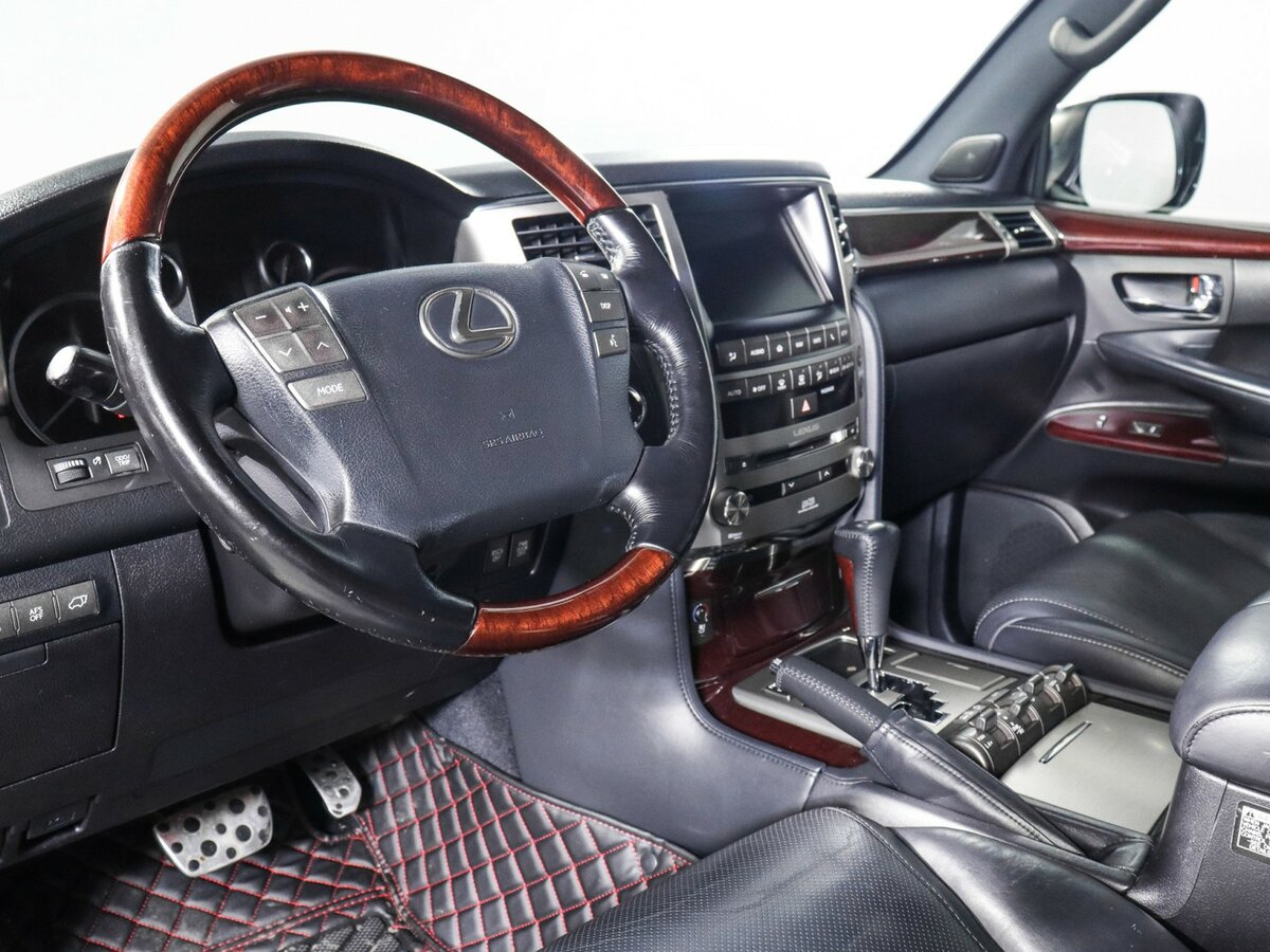 Lexus LX с пробегом — 2015 год. Фото: #12