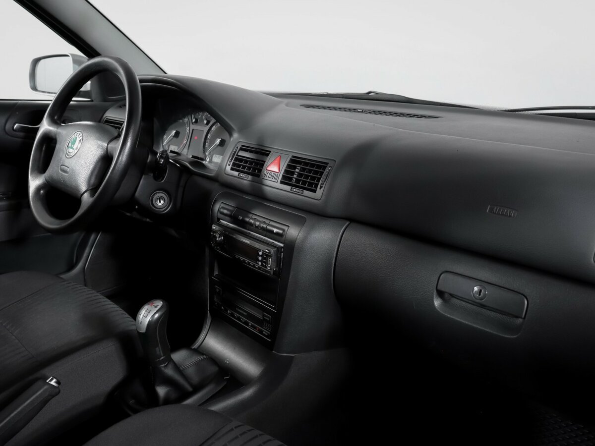 Skoda Octavia с пробегом — 2002 год. Фото: #8