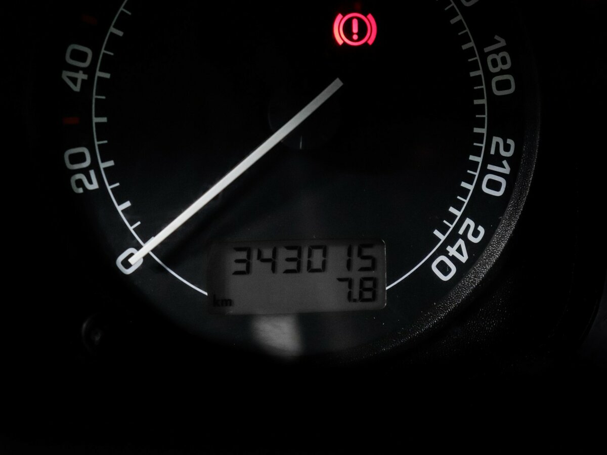 Skoda Octavia с пробегом — 2002 год. Фото: #10