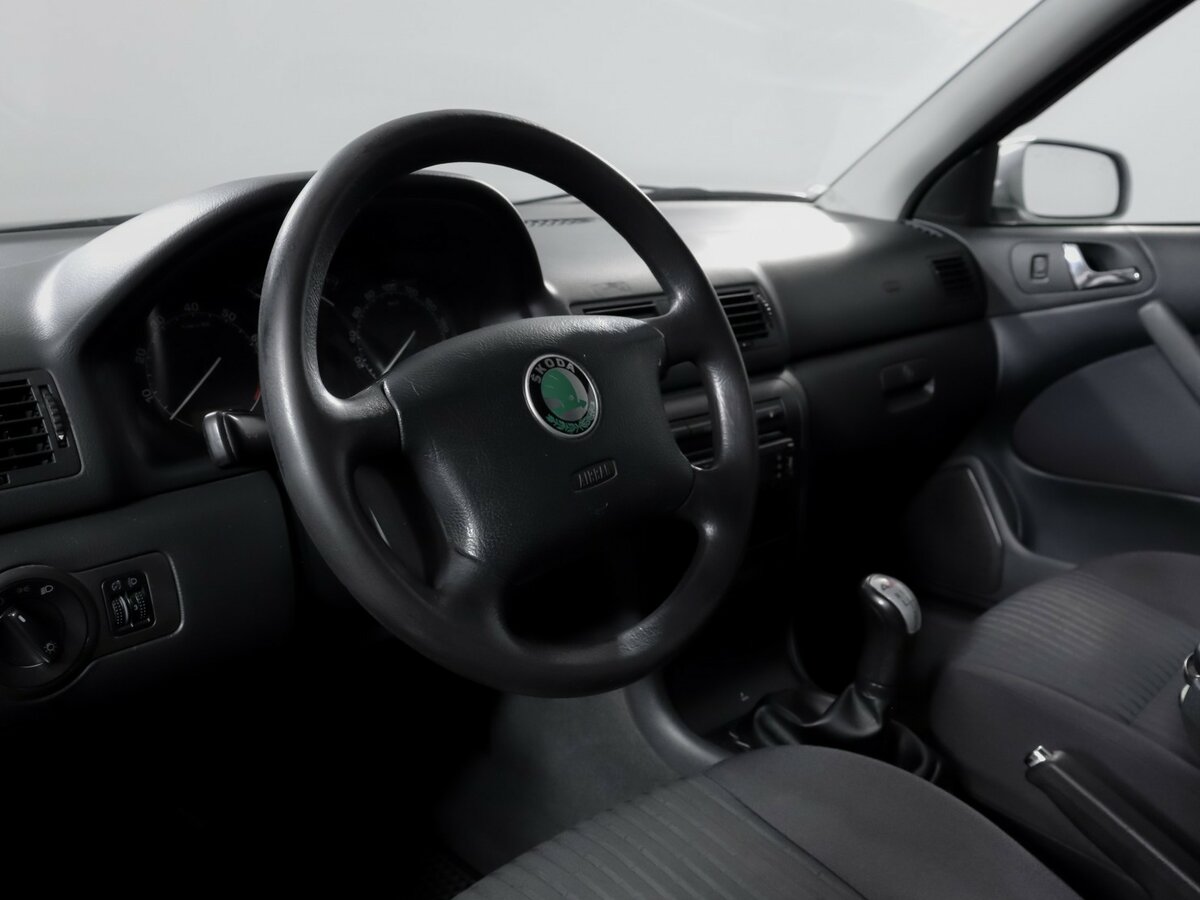 Skoda Octavia с пробегом — 2002 год. Фото: #12