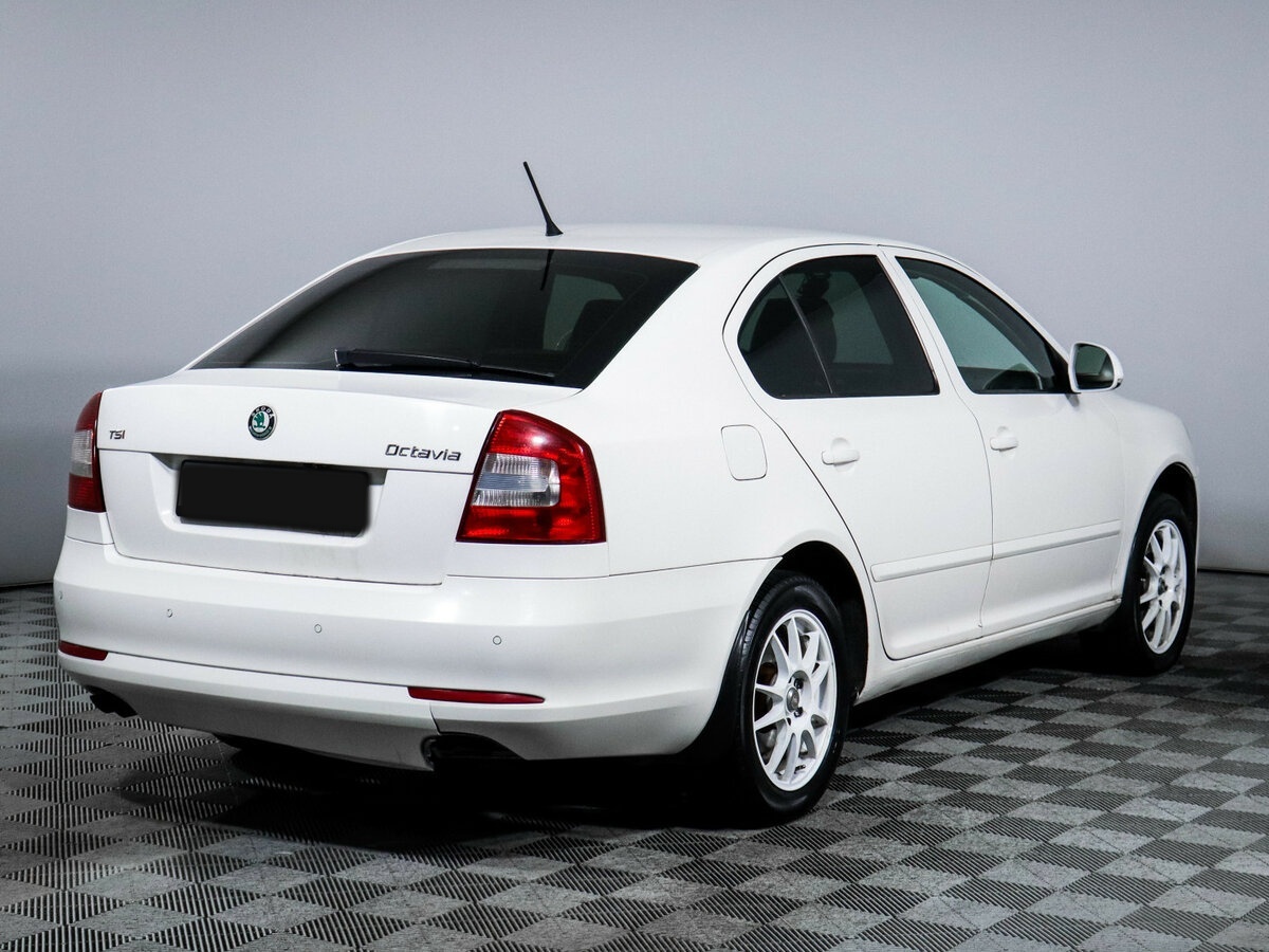Skoda Octavia с пробегом — 2011 год. Фото: #3