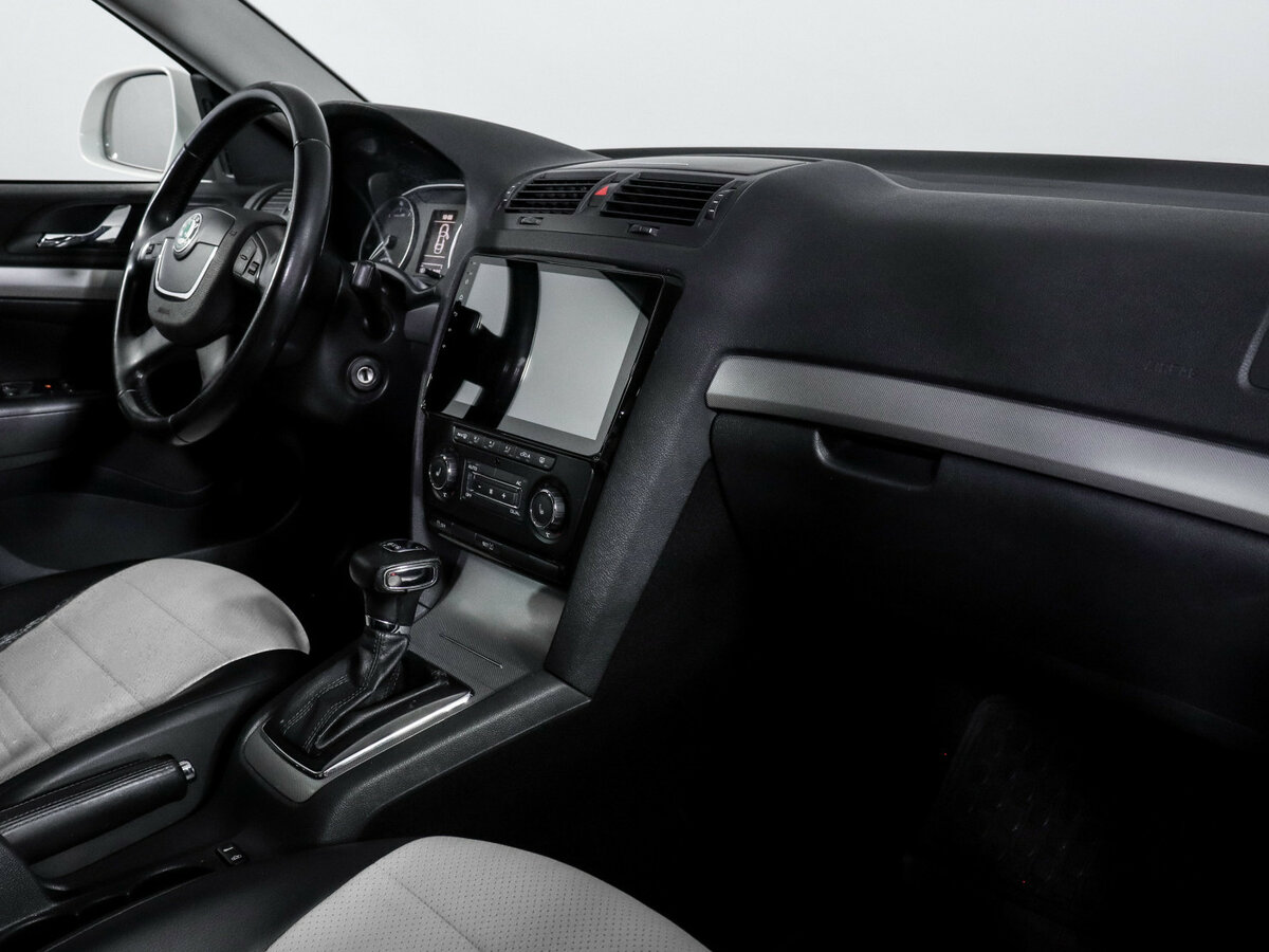 Skoda Octavia с пробегом — 2011 год. Фото: #6