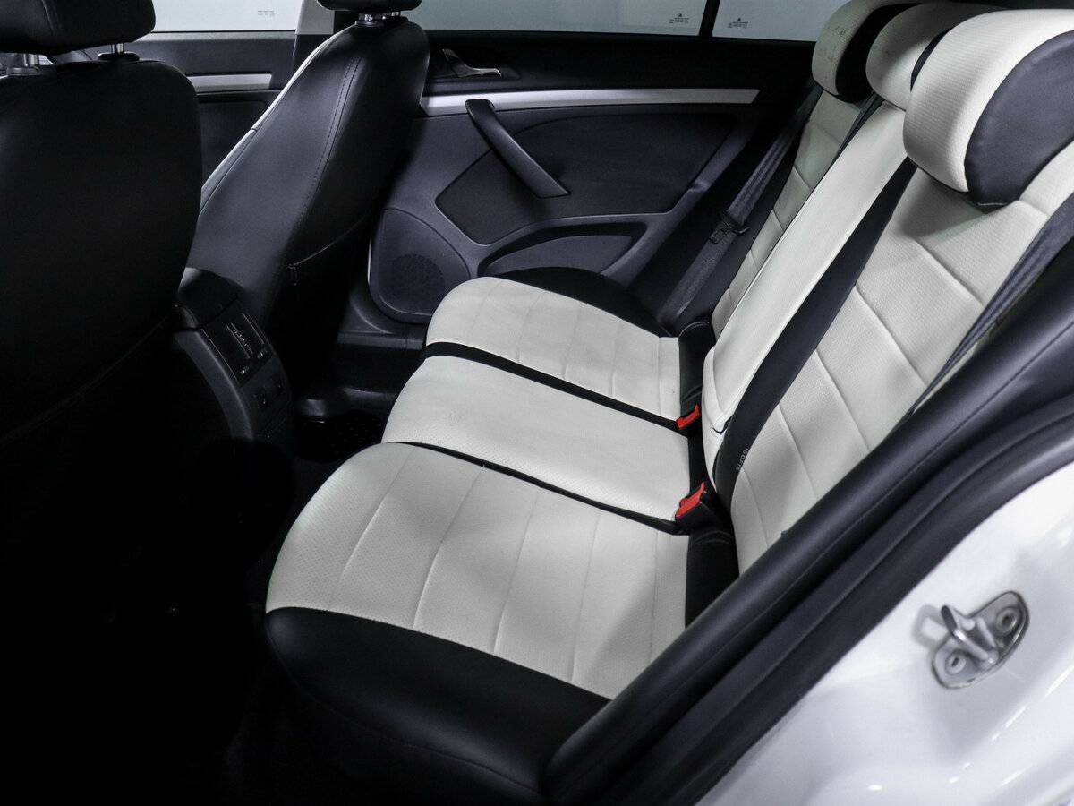 Skoda Octavia с пробегом — 2011 год. Фото: #7