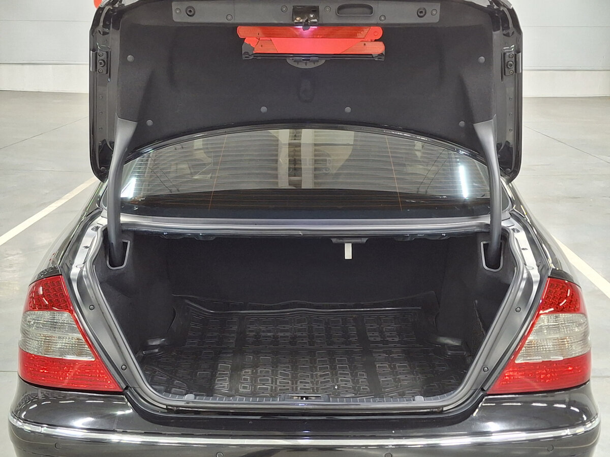 Mercedes-Benz E-Класс с пробегом — 2007 год. Фото: #9