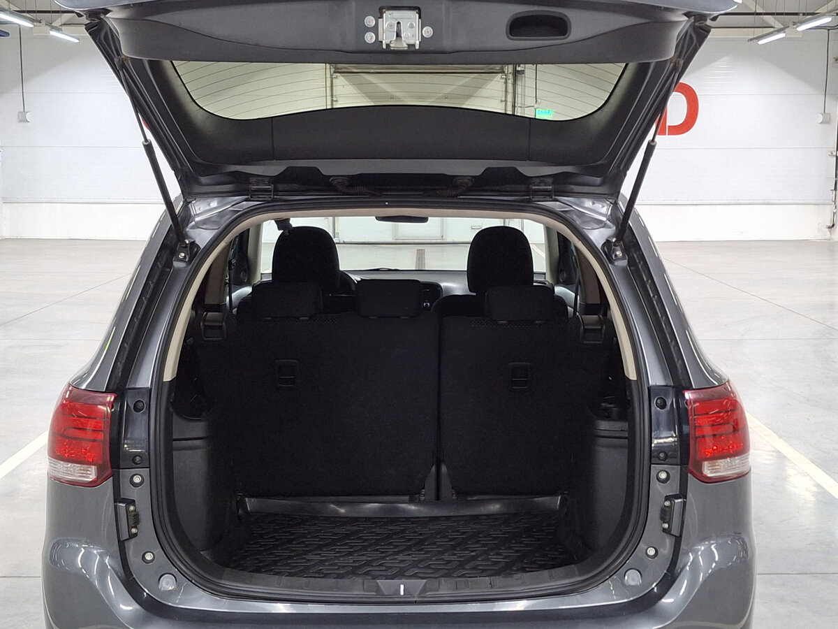 Mitsubishi Outlander с пробегом — 2015 год. Фото: #9