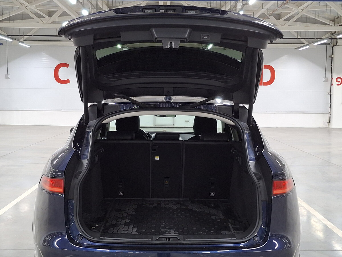 Jaguar F-Pace с пробегом — 2016 год. Фото: #8