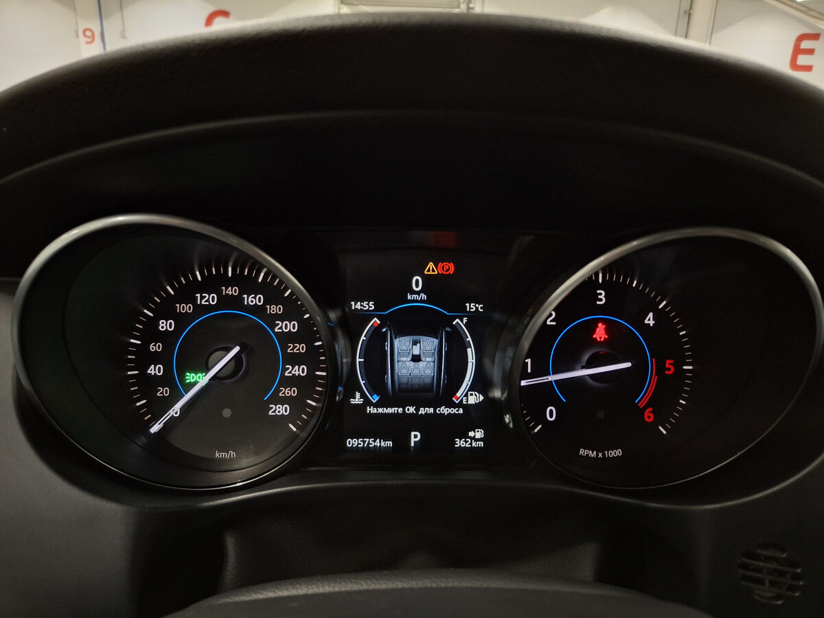 Jaguar F-Pace с пробегом — 2016 год. Фото: #11