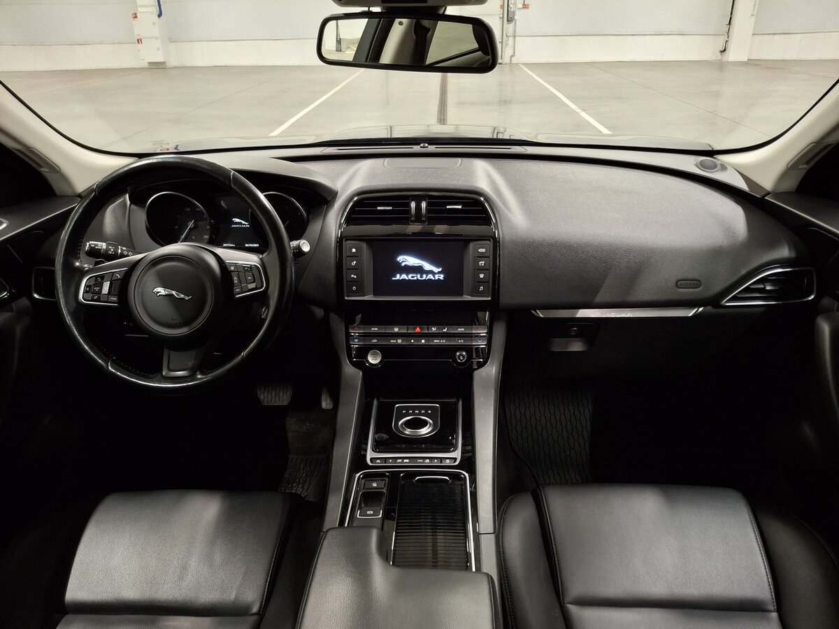 Jaguar F-Pace с пробегом — 2016 год. Фото: #12