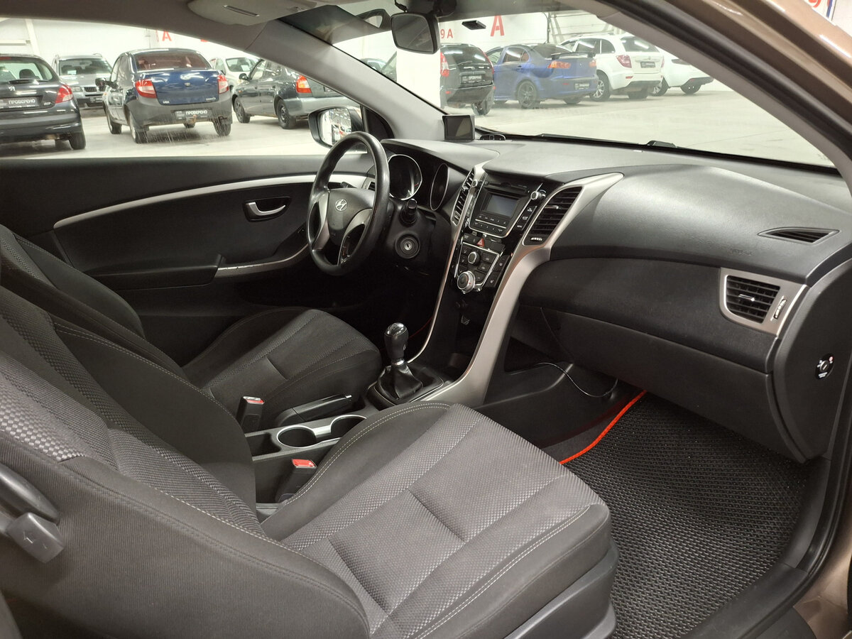 Hyundai i30 с пробегом — 2013 год. Фото: #10