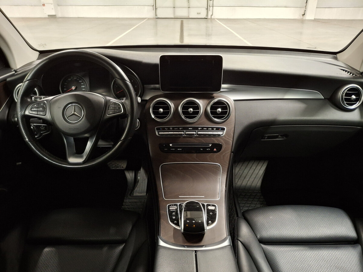 Mercedes-Benz GLC с пробегом — 2018 год. Фото: #12