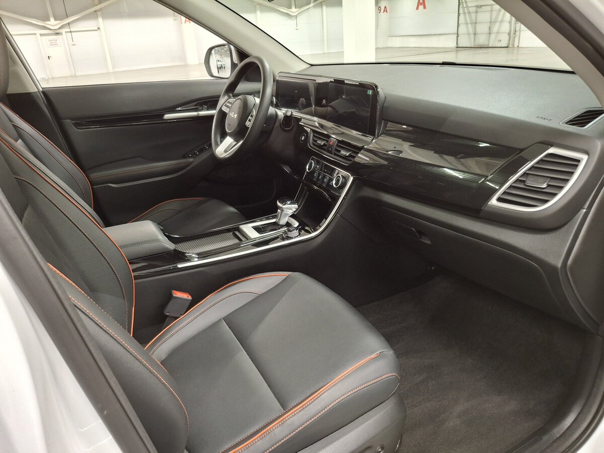 Kia Seltos с пробегом — 2024 год. Фото: #10