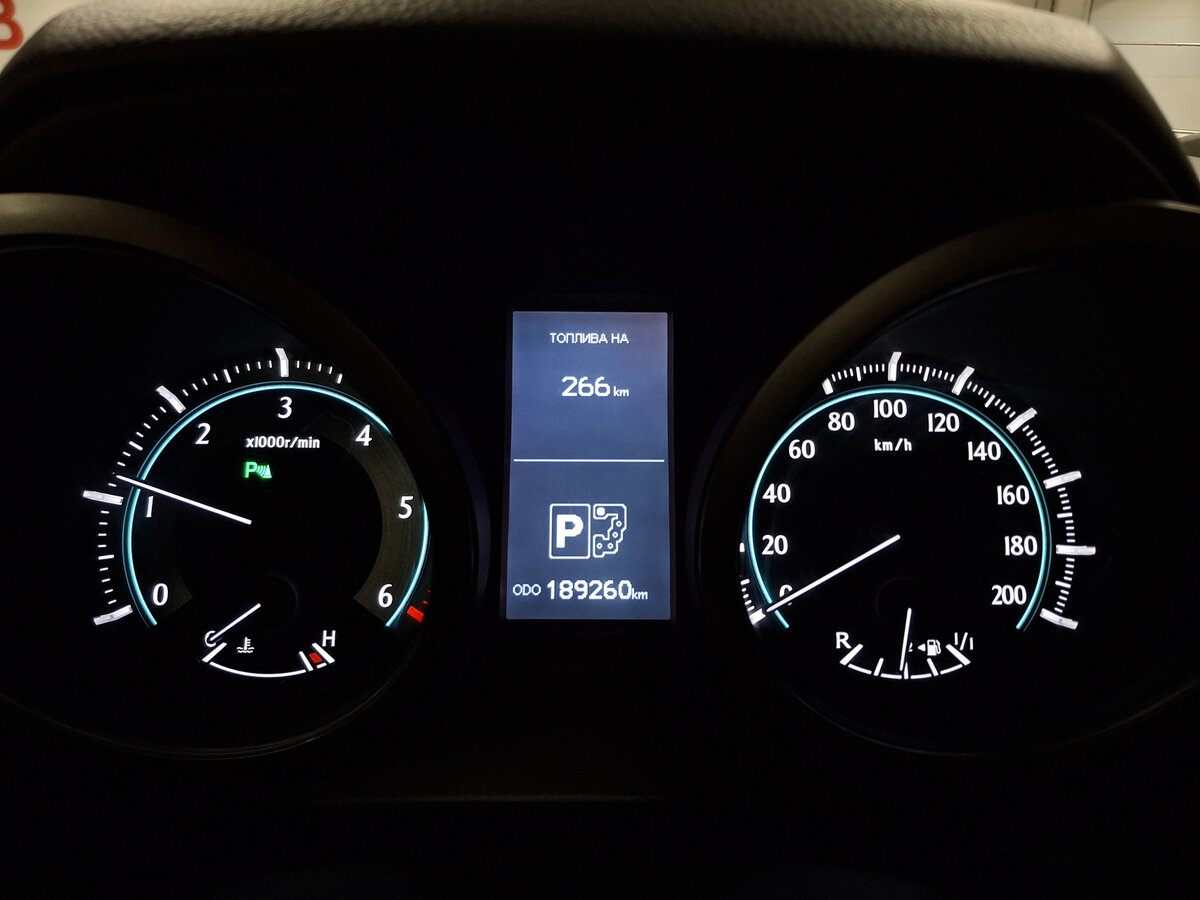 Toyota Land Cruiser Prado с пробегом — 2012 год. Фото: #12