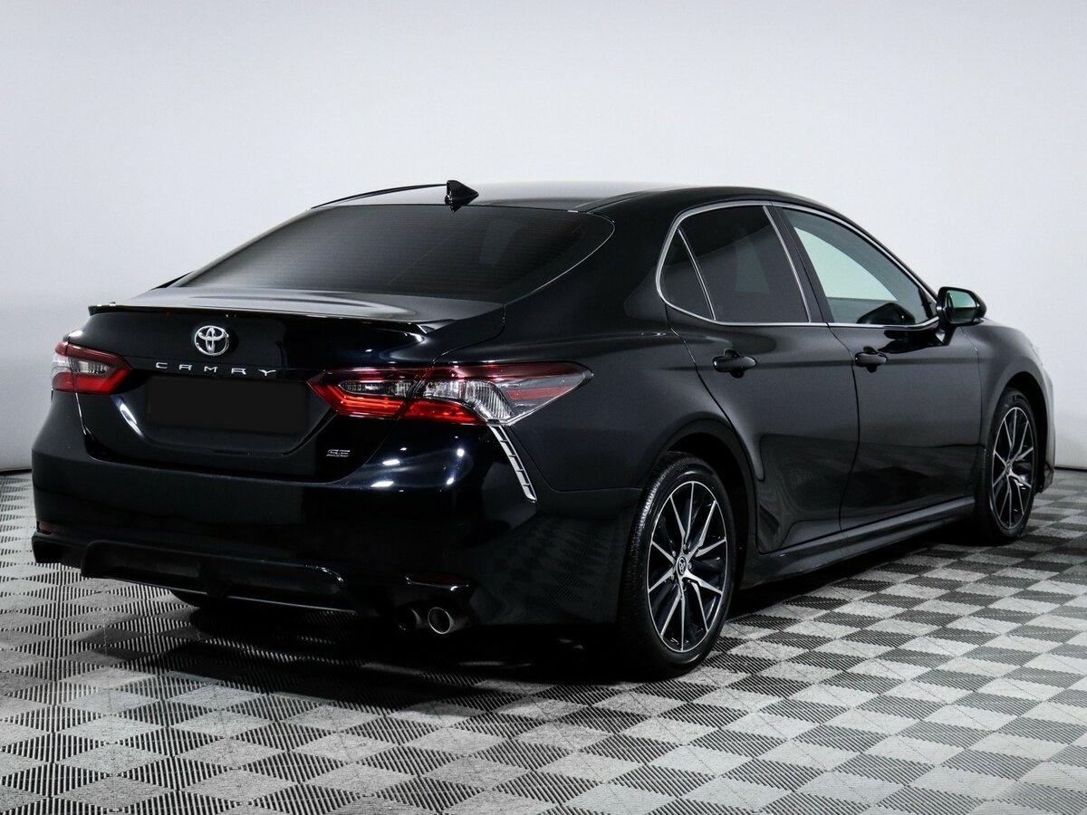Toyota Camry с пробегом — 2023 год. Фото: #3