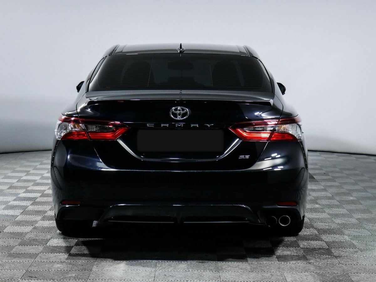 Toyota Camry с пробегом — 2023 год. Фото: #4