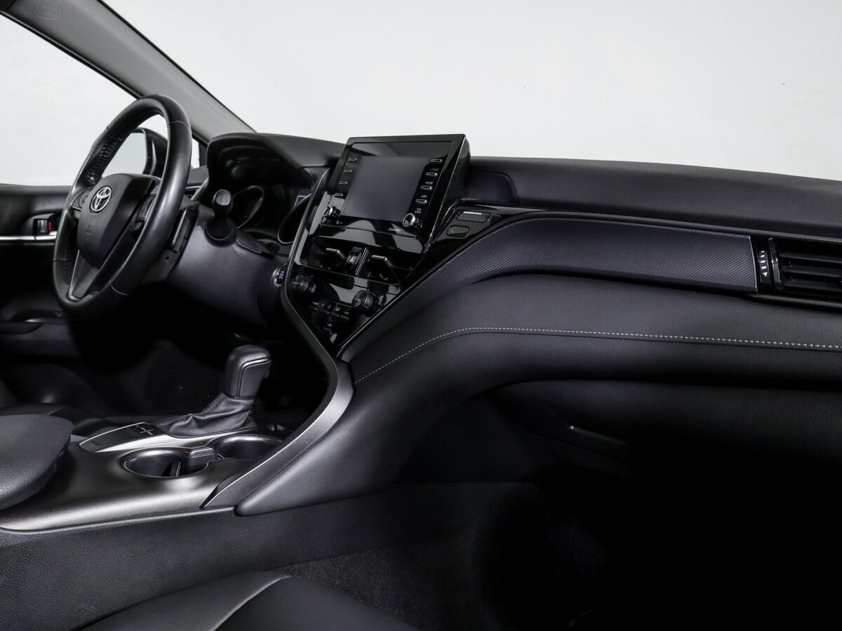 Toyota Camry с пробегом — 2023 год. Фото: #6