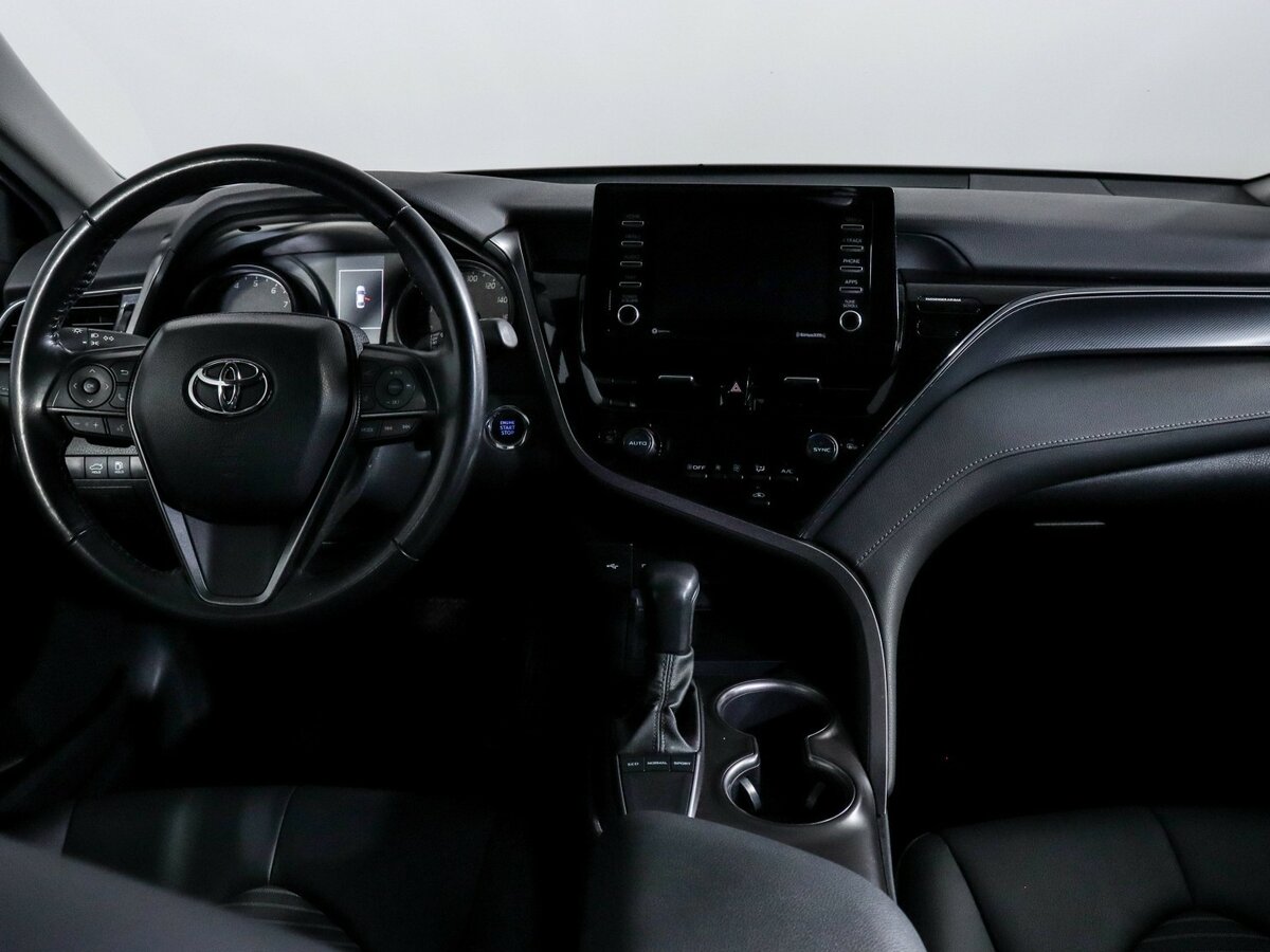 Toyota Camry с пробегом — 2023 год. Фото: #9