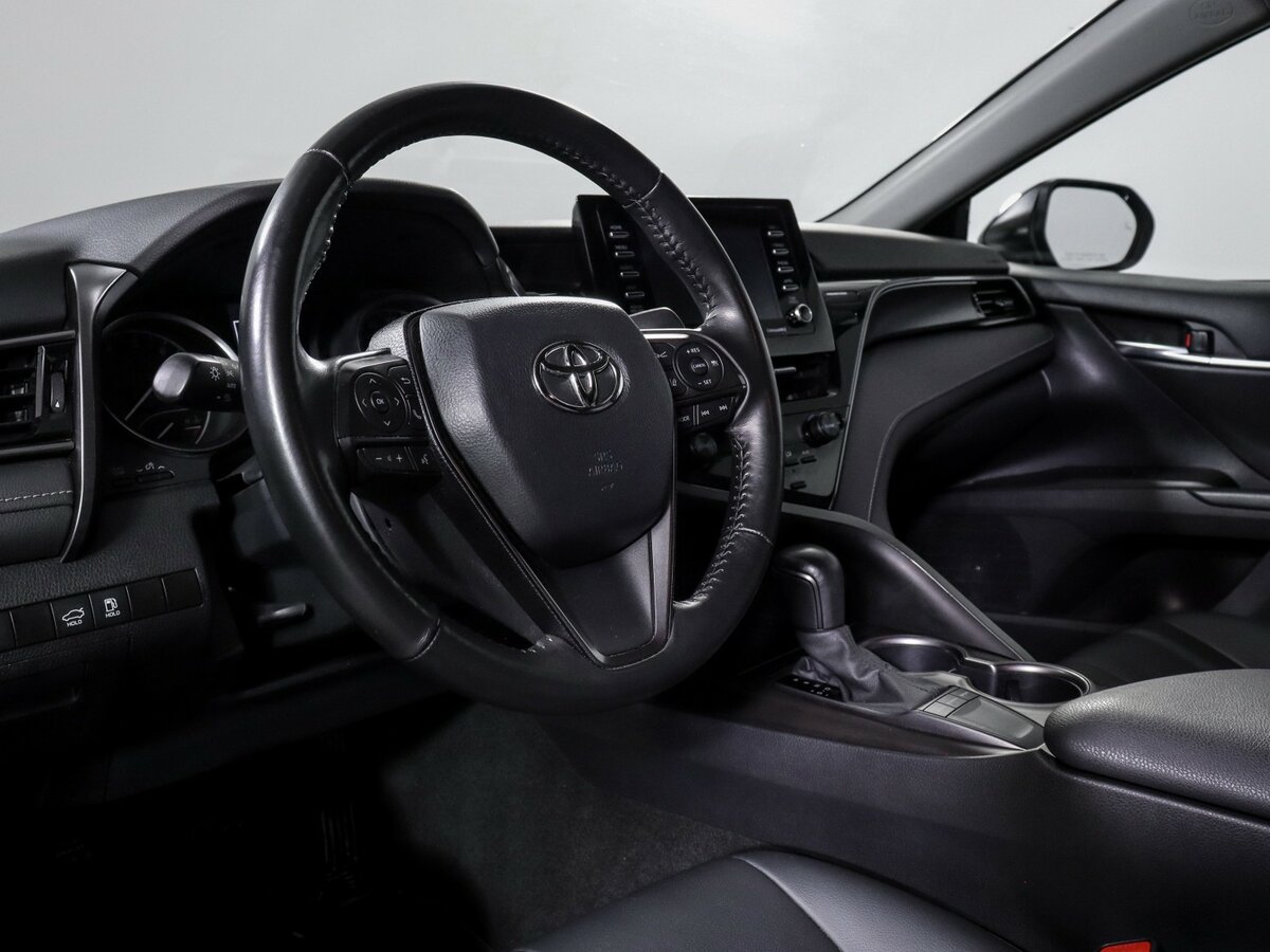 Toyota Camry с пробегом — 2023 год. Фото: #10