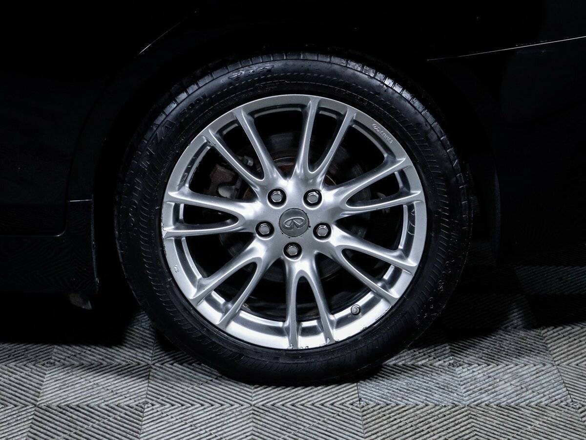 Infiniti Q50 с пробегом — 2014 год. Фото: #14