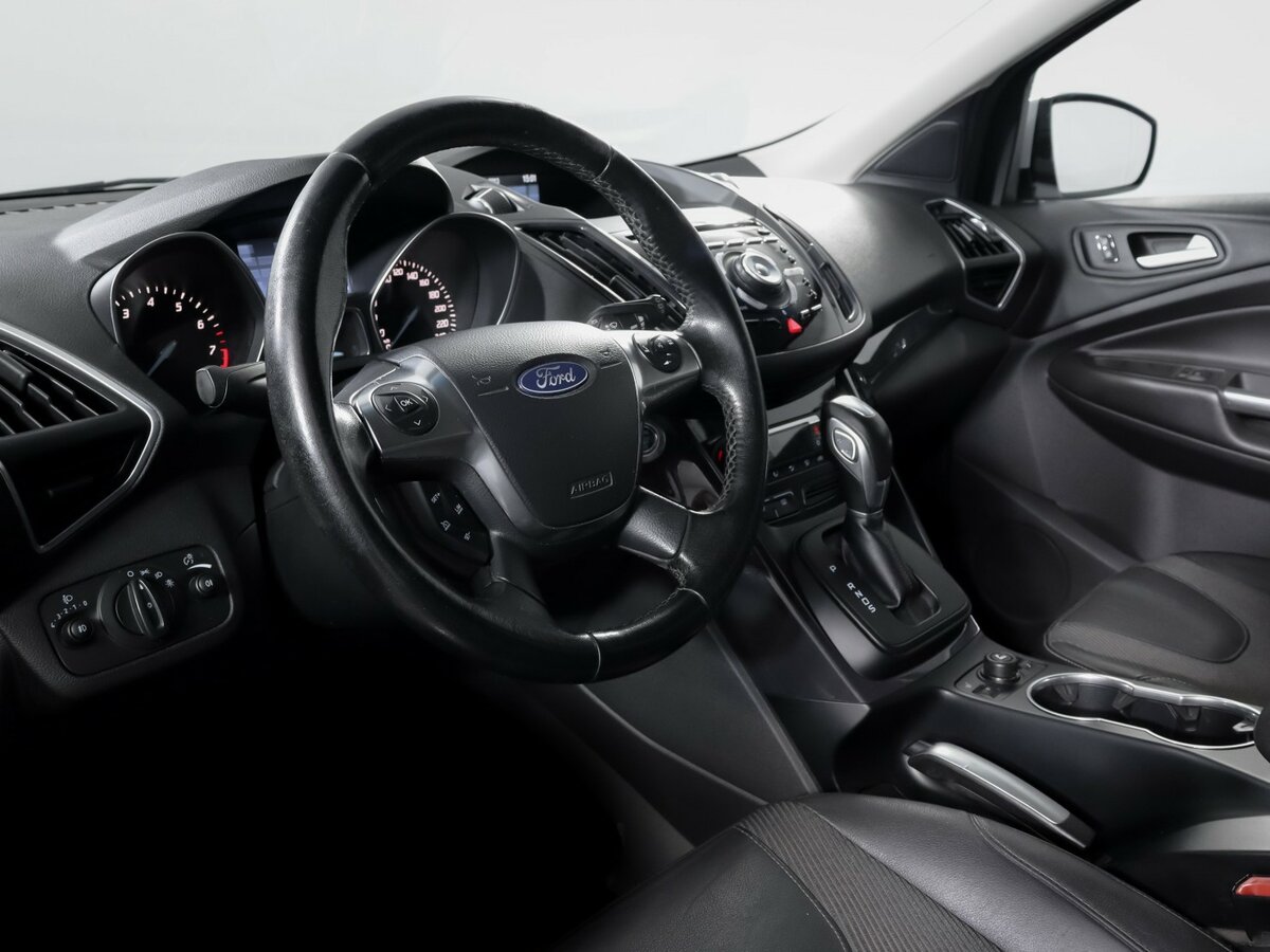 Ford Kuga с пробегом — 2014 год. Фото: #11