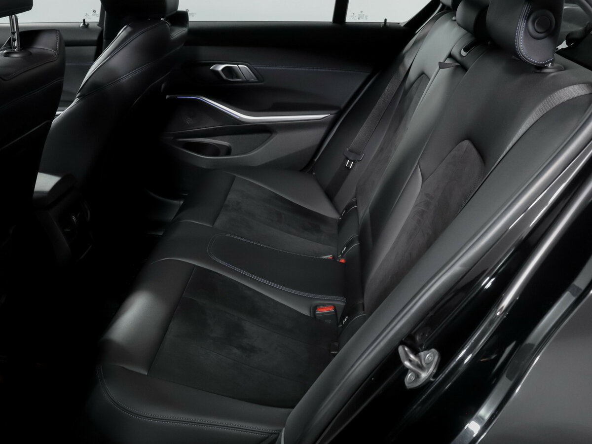 BMW 3 серии с пробегом — 2021 год. Фото: #9