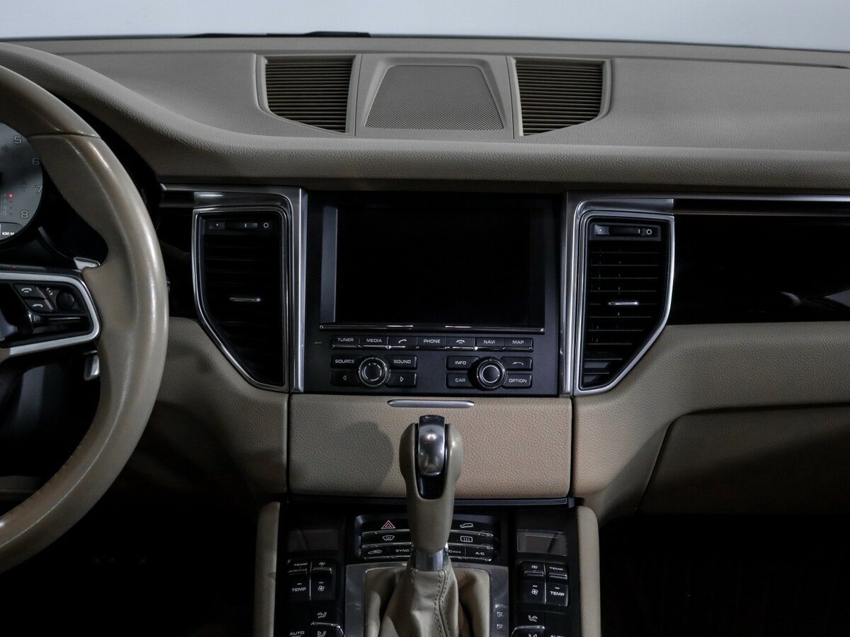 Porsche Macan с пробегом — 2014 год. Фото: #10