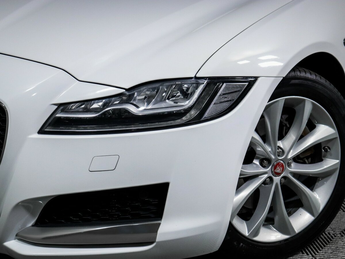 Jaguar XF с пробегом — 2018 год. Фото: #12