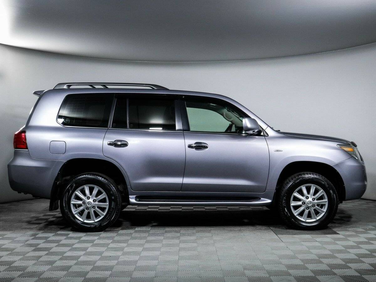 Lexus LX с пробегом — 2008 год. Фото: #3