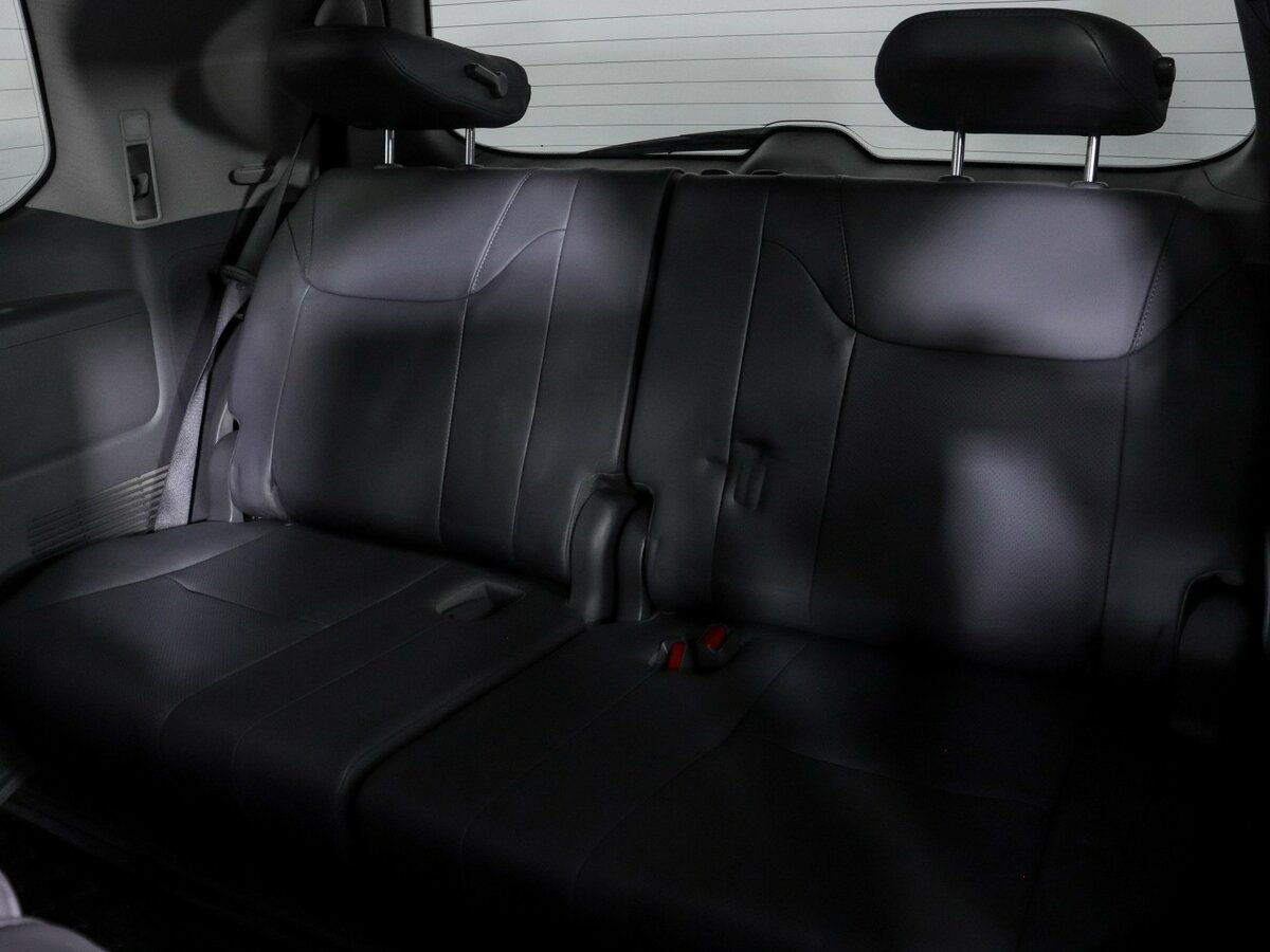 Lexus LX с пробегом — 2008 год. Фото: #10