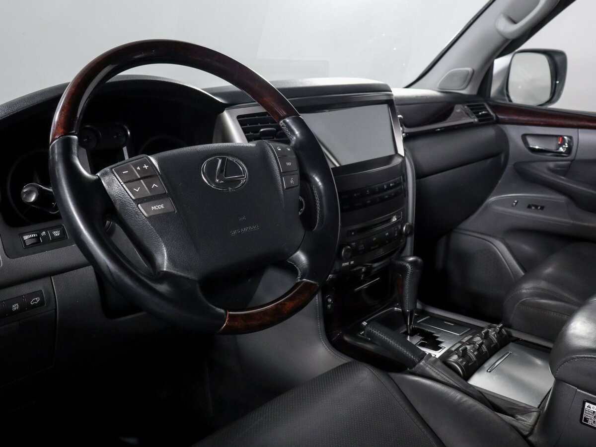 Lexus LX с пробегом — 2008 год. Фото: #13