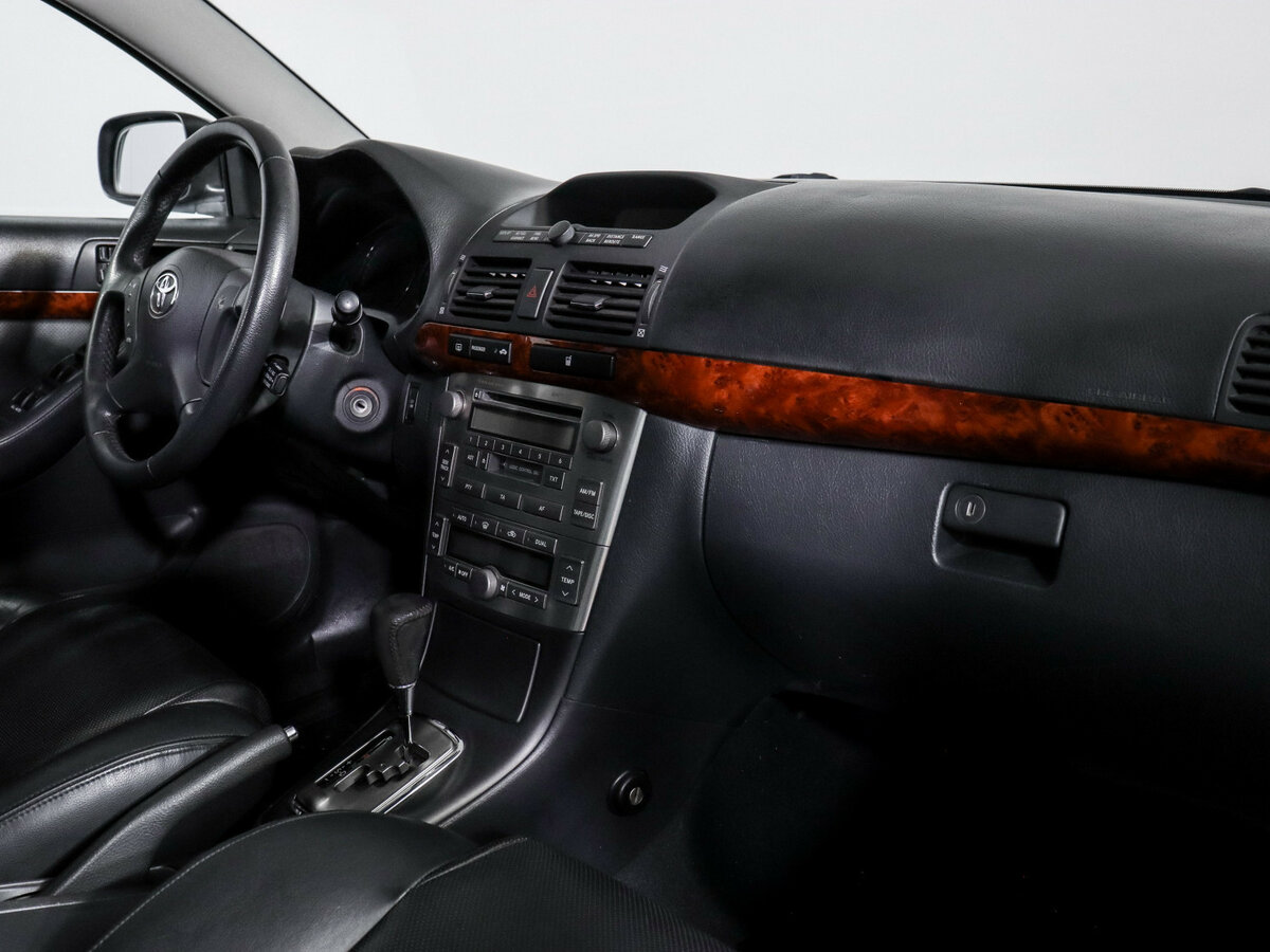 Toyota Avensis с пробегом — 2005 год. Фото: #6