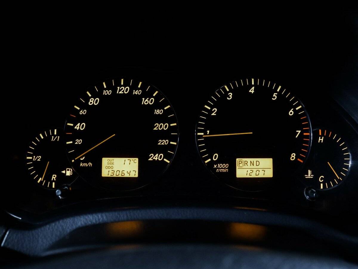 Toyota Avensis с пробегом — 2005 год. Фото: #8