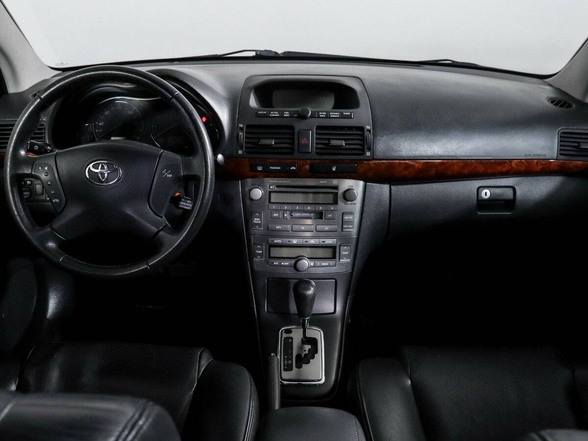 Toyota Avensis с пробегом — 2005 год. Фото: #9