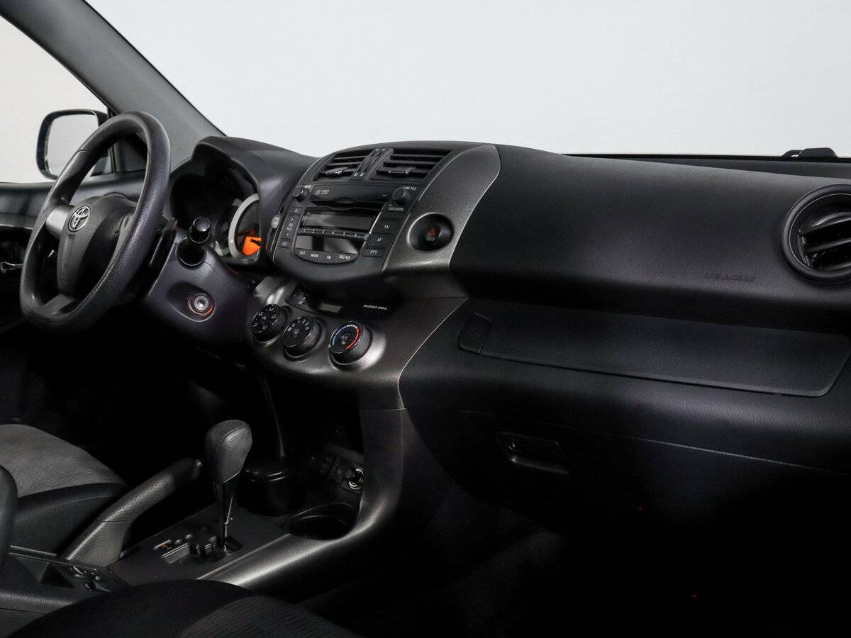Toyota RAV4 с пробегом — 2011 год. Фото: #6