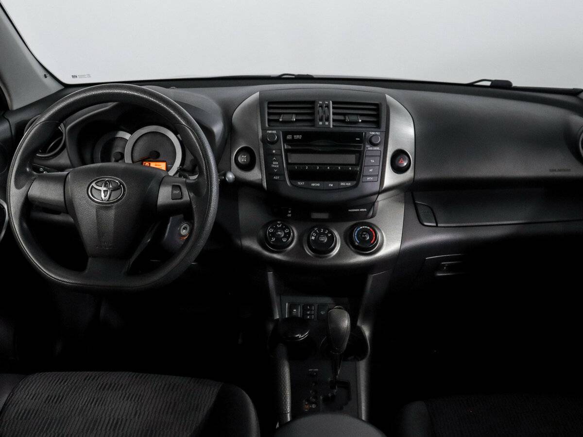 Toyota RAV4 с пробегом — 2011 год. Фото: #9