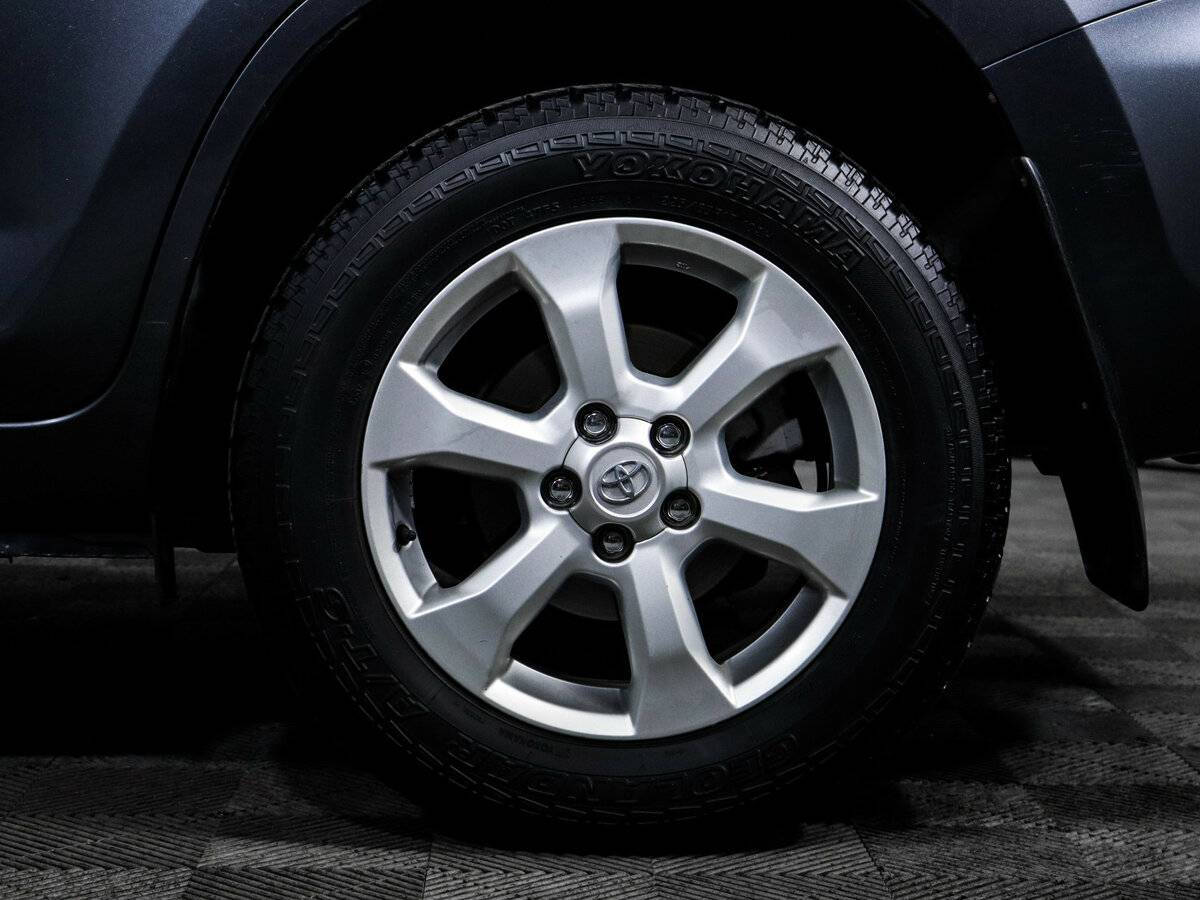 Toyota RAV4 с пробегом — 2011 год. Фото: #11