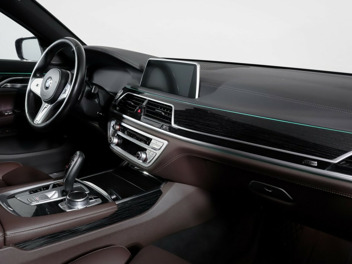 BMW 7 серии с пробегом — 2021 год. Фото: #8