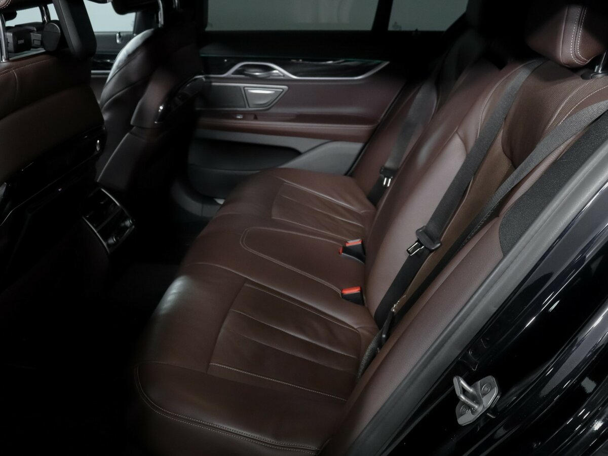 BMW 7 серии с пробегом — 2021 год. Фото: #9