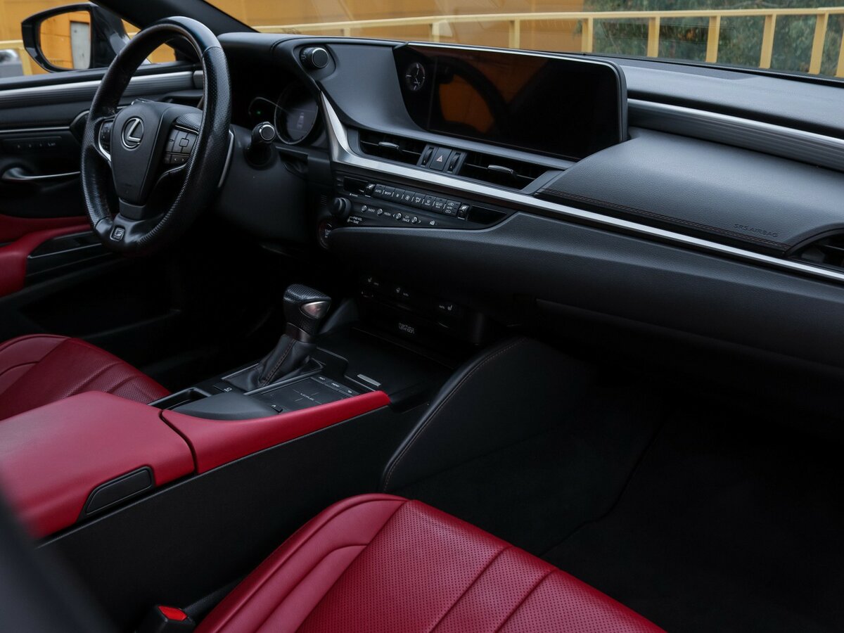 Lexus ES с пробегом — 2020 год. Фото: #6