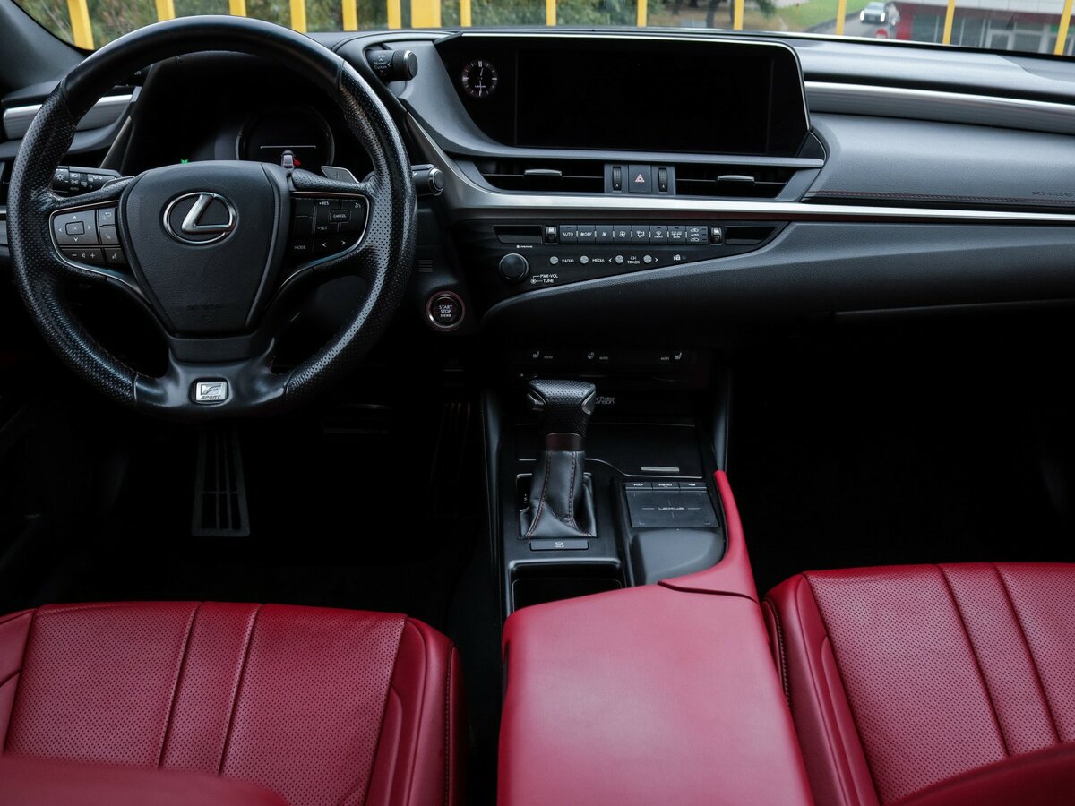 Lexus ES с пробегом — 2020 год. Фото: #9