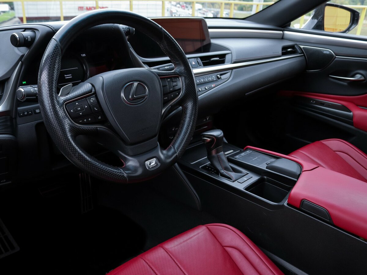 Lexus ES с пробегом — 2020 год. Фото: #10