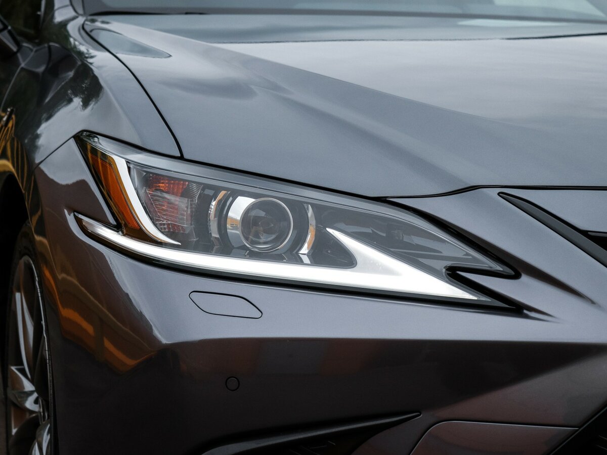 Lexus ES с пробегом — 2020 год. Фото: #12