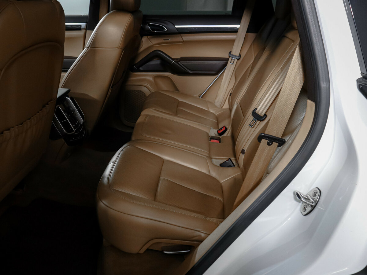 Porsche Cayenne с пробегом — 2013 год. Фото: #9
