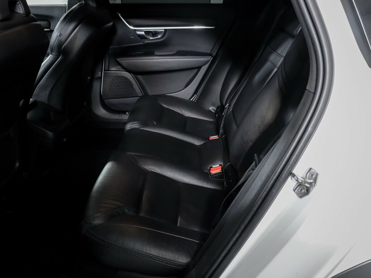 Volvo V90 Cross Country с пробегом — 2019 год. Фото: #9
