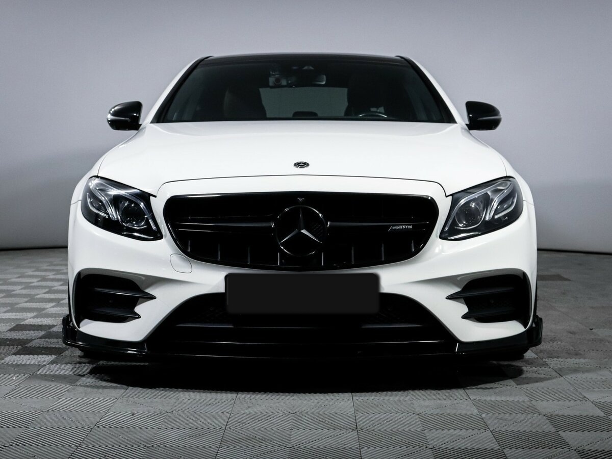 Mercedes-Benz E-Класс AMG с пробегом — 2017 год. Фото: #1