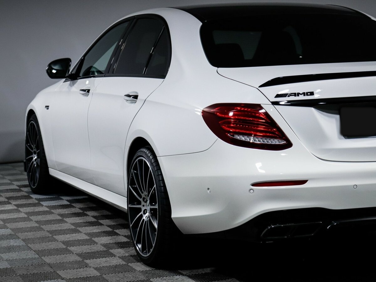 Mercedes-Benz E-Класс AMG с пробегом — 2017 год. Фото: #17