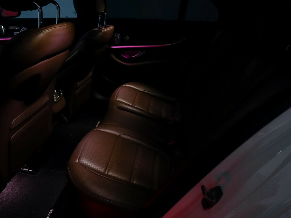 Mercedes-Benz E-Класс AMG с пробегом — 2017 год. Фото: #28