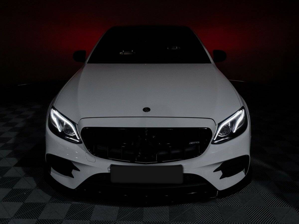 Mercedes-Benz E-Класс AMG с пробегом — 2017 год. Фото: #31