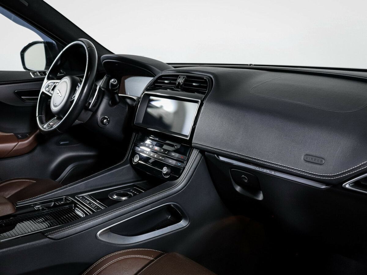 Jaguar F-Pace с пробегом — 2016 год. Фото: #8