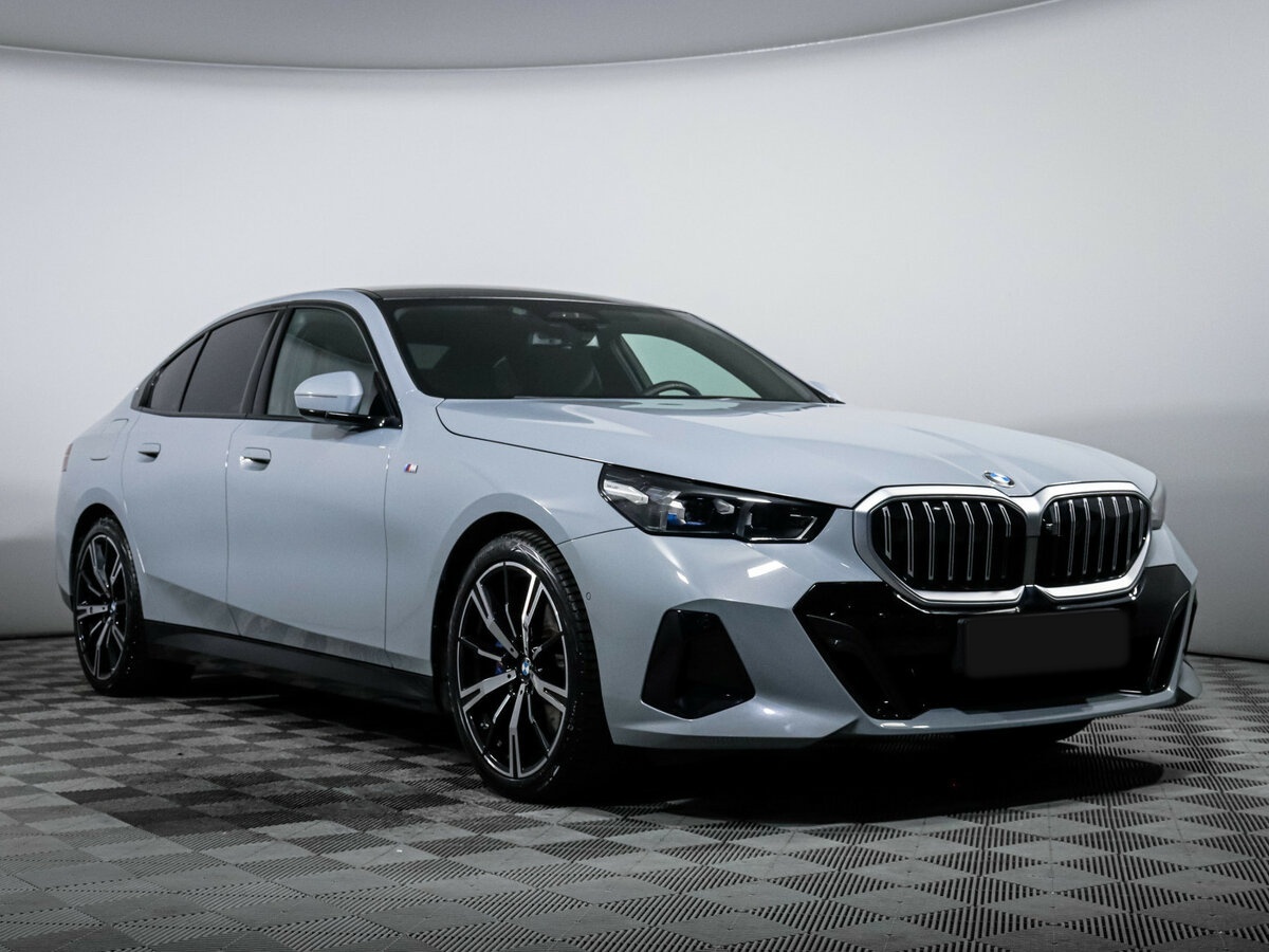 BMW 5 серии с пробегом — 2023 год. Фото: #2